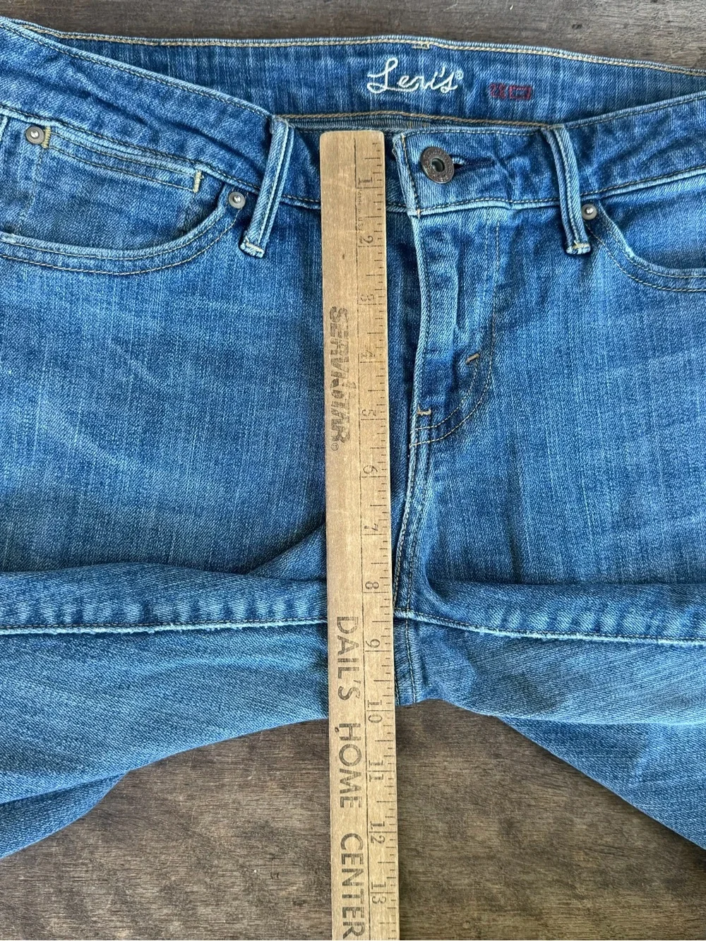 Levi’s Bermuda Short Womens Sz 30x11.5 Shorts Modest Long Stretch Denim